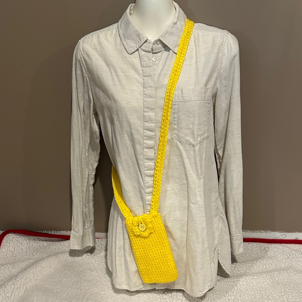 New no tag, handmade Yellow Crochet Crossbody Bag for cellphone and more.